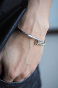 กำไลข้อมือตะปู